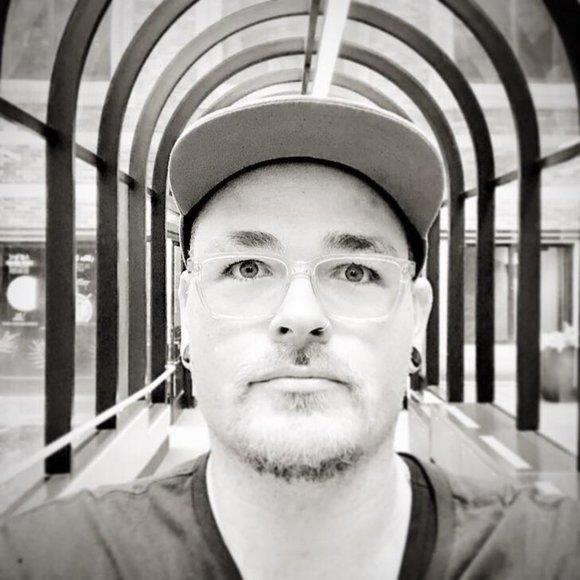 Nature Lover, Sneaker Head, Style Connoisseur - Picture 3 of 4